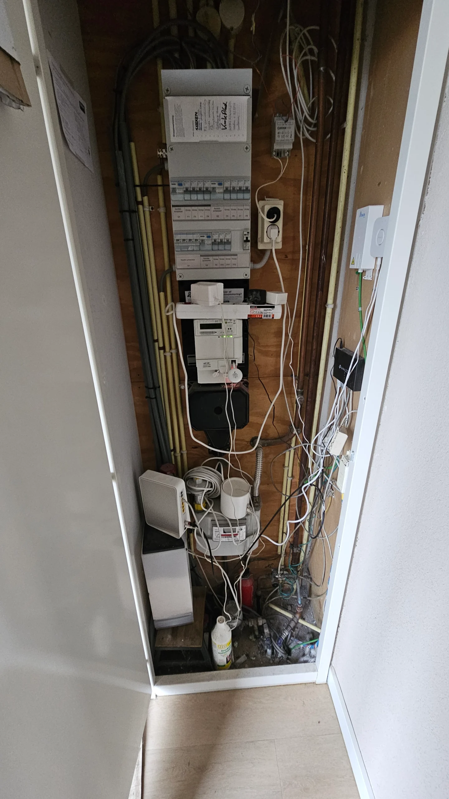 Bestaande meterkast in Voorhout vóór de aanpassingen voor de thuisaccu-installatie
